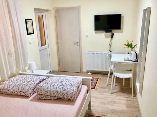 Hostal Apartments Maria