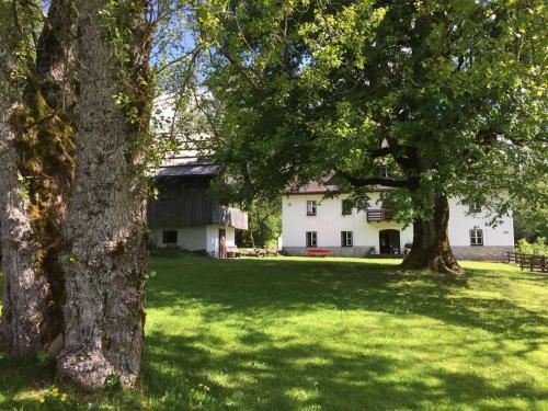 Apartamento Pension "das Tr�gern"