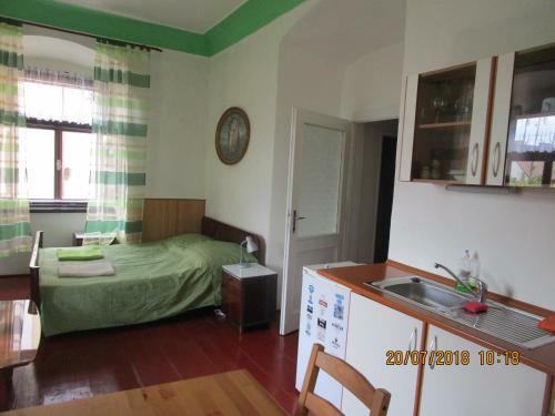 Hostal Fara Choustn�kovo Hradi?t?