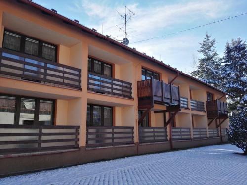 Hotel Jest?�b�