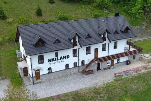 Hostal Penzion Skiland Pet?�kov
