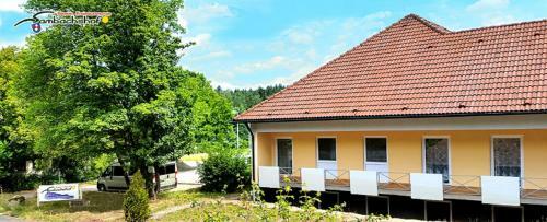 Hostal Freizeitzentrum Sambachshof Gmbh