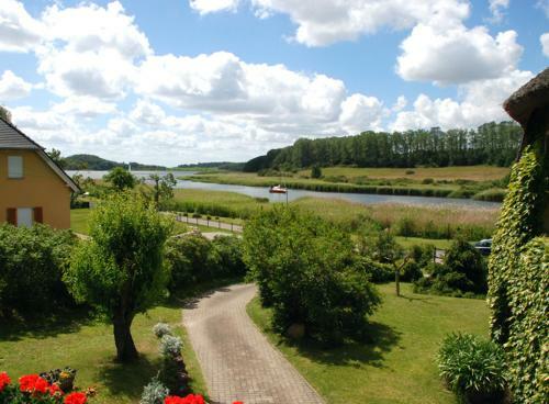 Apartamento Ferienappartements Unterm Reetdach
