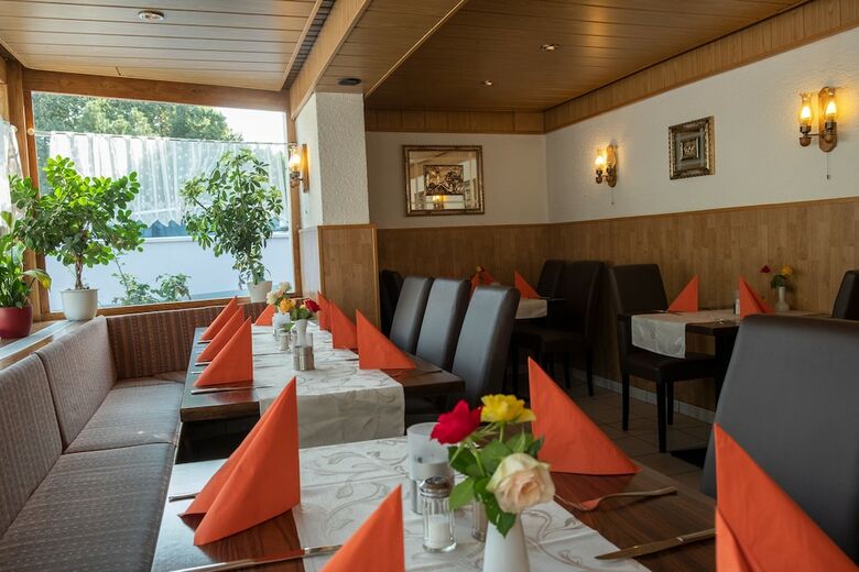 Hostal Schnitzelhaus Und Pension Stadt Rosbach