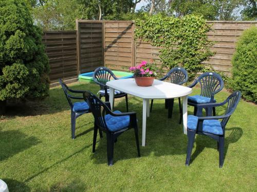Charming Apartment In Stabelow With Garden