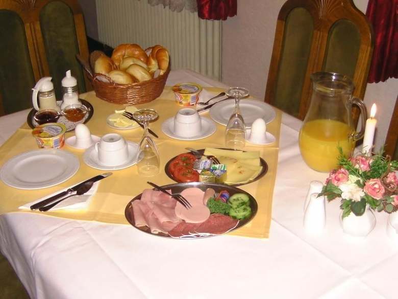 Hostal Hotel Zur Guten Quelle