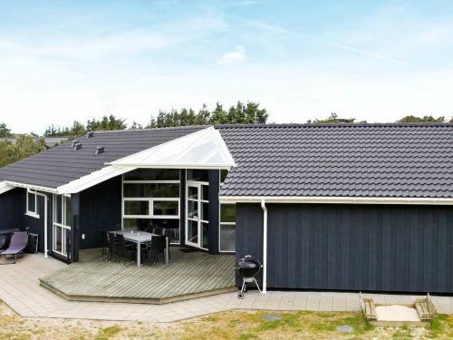 Four-bedroom Holiday Home In Henne 6