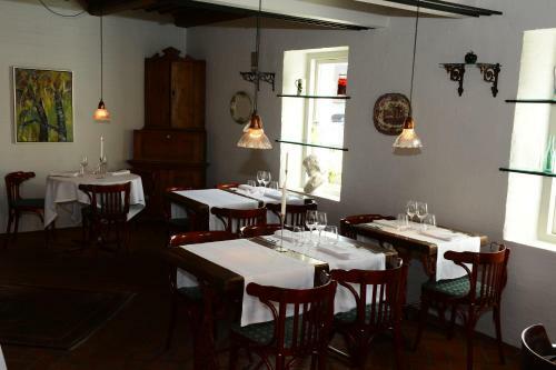 Hotel And Restaurant Fru Larsen