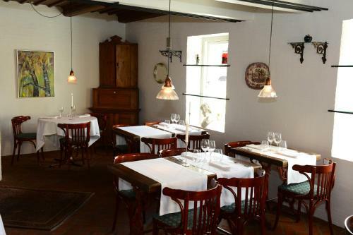 Hotel And Restaurant Fru Larsen