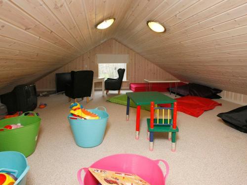 Six-bedroom Holiday Home In Vinderup