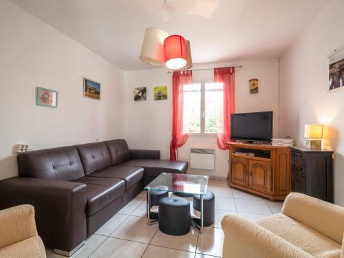 Quaint Villa In Aigues-vives With Private Pool