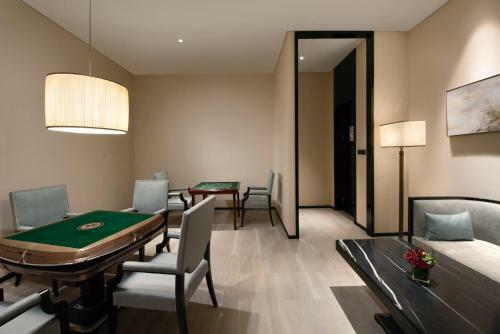 Crown Plaza Hotel Huailai