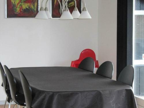 Three-bedroom Holiday Home In Stubbek�bing