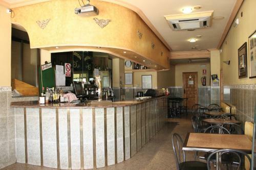 Albergue Hostal Restaurante Raton