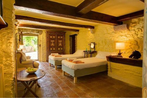 Sant Miquel de Cruilles Villa Sleeps 15 Pool Wifi