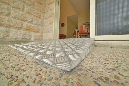 Lodge Cooroy Country Cottages