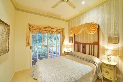 Lodge Cooroy Country Cottages