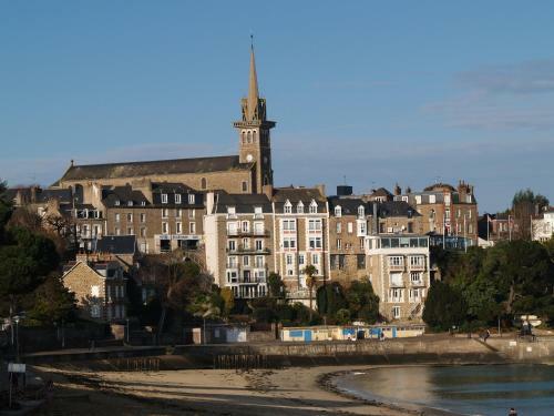 Dinard Centre, Le Wilson, Maison � 100m De La Plage