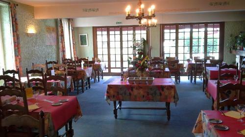 Hotel Logis H�tel La Cr�maill�re