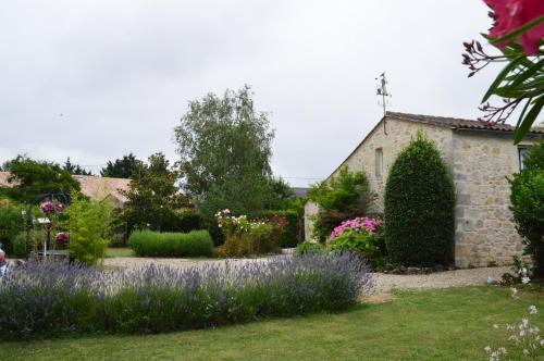 Bed & Breakfast Chambres D'h�tes Du Domaine De Lansac