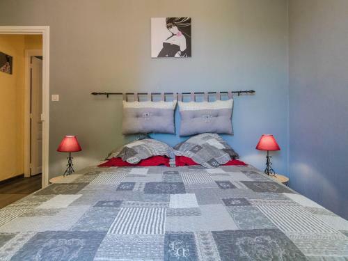 Quaint Holiday Home In Lalinde With Jacuzzi