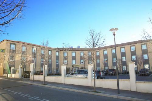Hotel B&B H�tel Aix-en-provence Le Tholonet