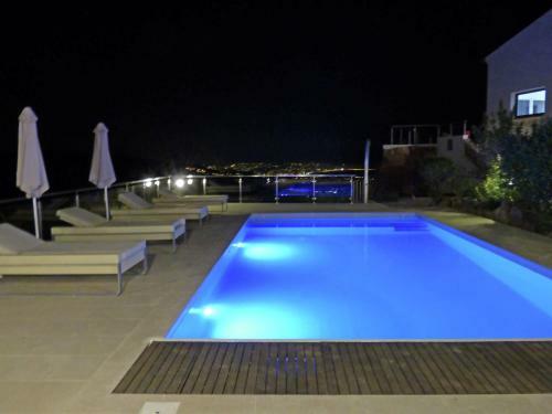 Luxurious Villa In Frejus With Private Swimming Pool