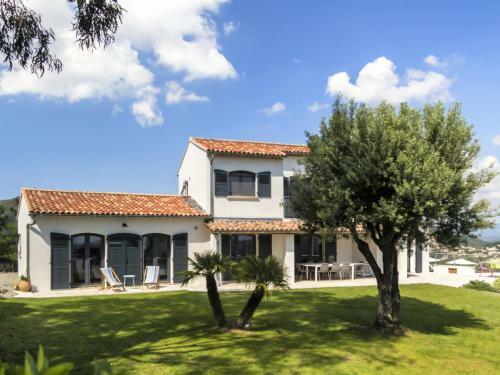 Luxurious Villa In Frejus With Private Swimming Pool