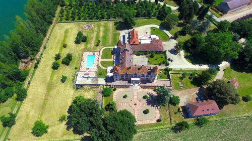 Bed & Breakfast Ch�teau De Lastours