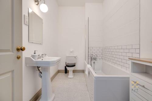 Queens Ajy Birmingham City Centre Apartment