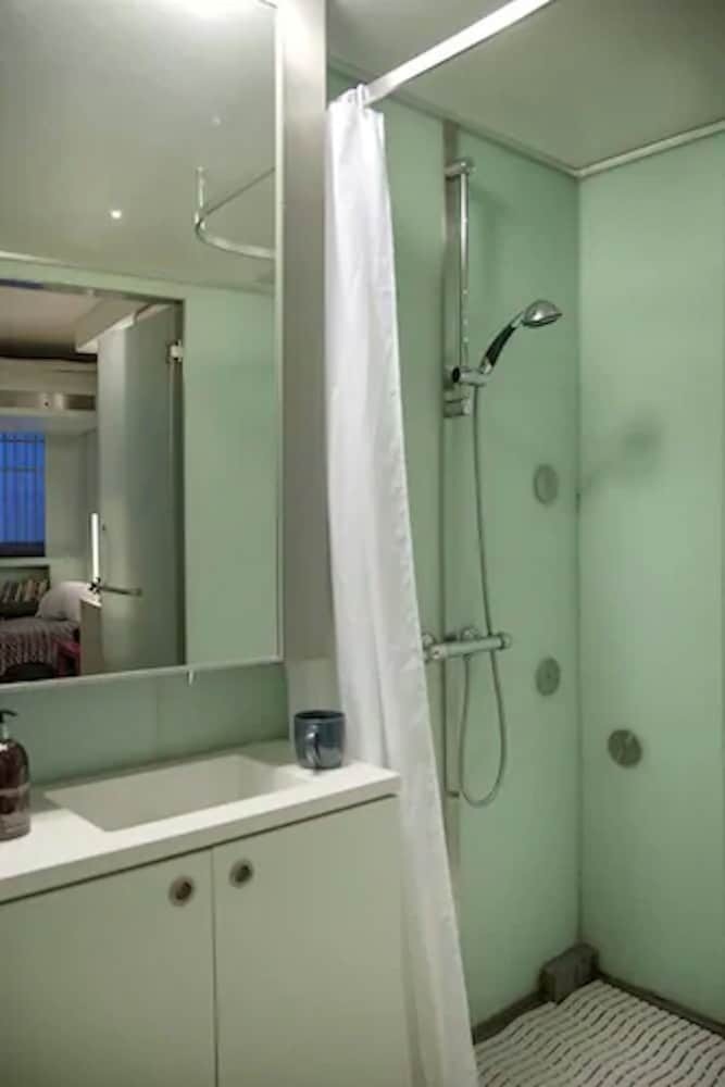 Hotel The Stay Club Colindale