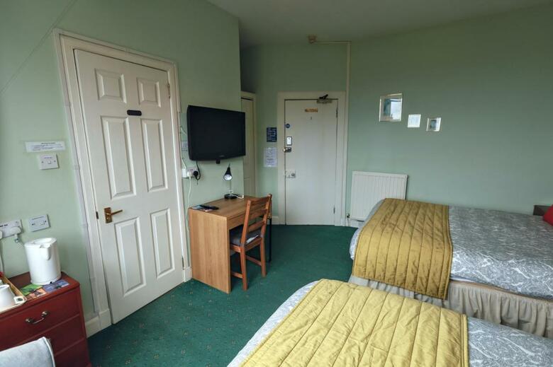 Hostal Airdenair Guest House