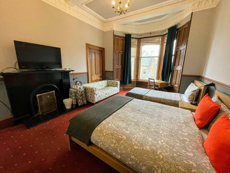 Hostal Airdenair Guest House