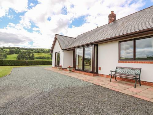 Drainbyrion Farm House