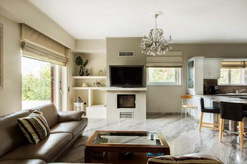 Villa Bellezza With A Large Yard And Bbq.