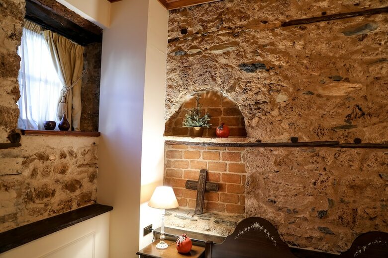 Deluxe Boutique Hotel Palea Poli