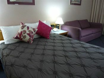 Tea Gardens Club Inn Motel