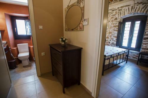 Hostal Thalia Traditional Guest House