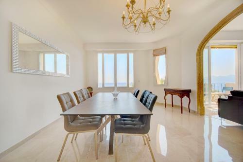 Brand New Three-bedroom Sea View Apartment