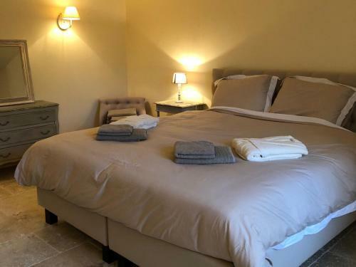 Tasteful Villa In Eygalieres With Private Pool