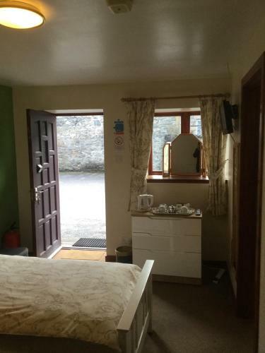 Hostal Fife Arms Guest House