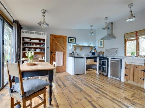 Beautiful Holiday Home In Pluckley Kent With Bbq