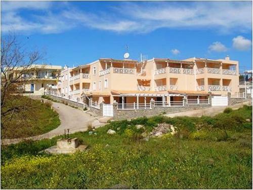 Aparthotel Perdika Suites