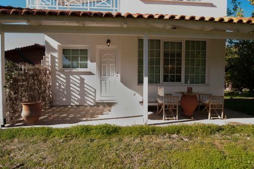 Hostal Nicolas Village Club