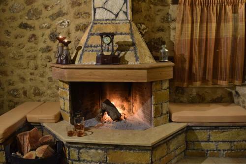 Hostal Paliokastro Guesthouse