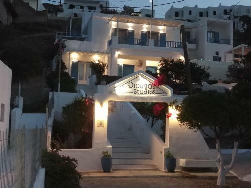 Apartamento Drouga's Studios & Suites