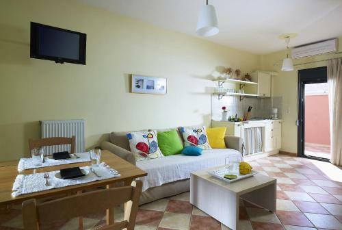 Aeolis Apartments & Studios