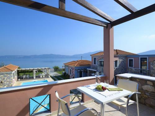 Aeolis Apartments & Studios