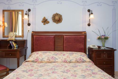 Enavlion Hotel