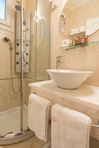 Enavlion Hotel